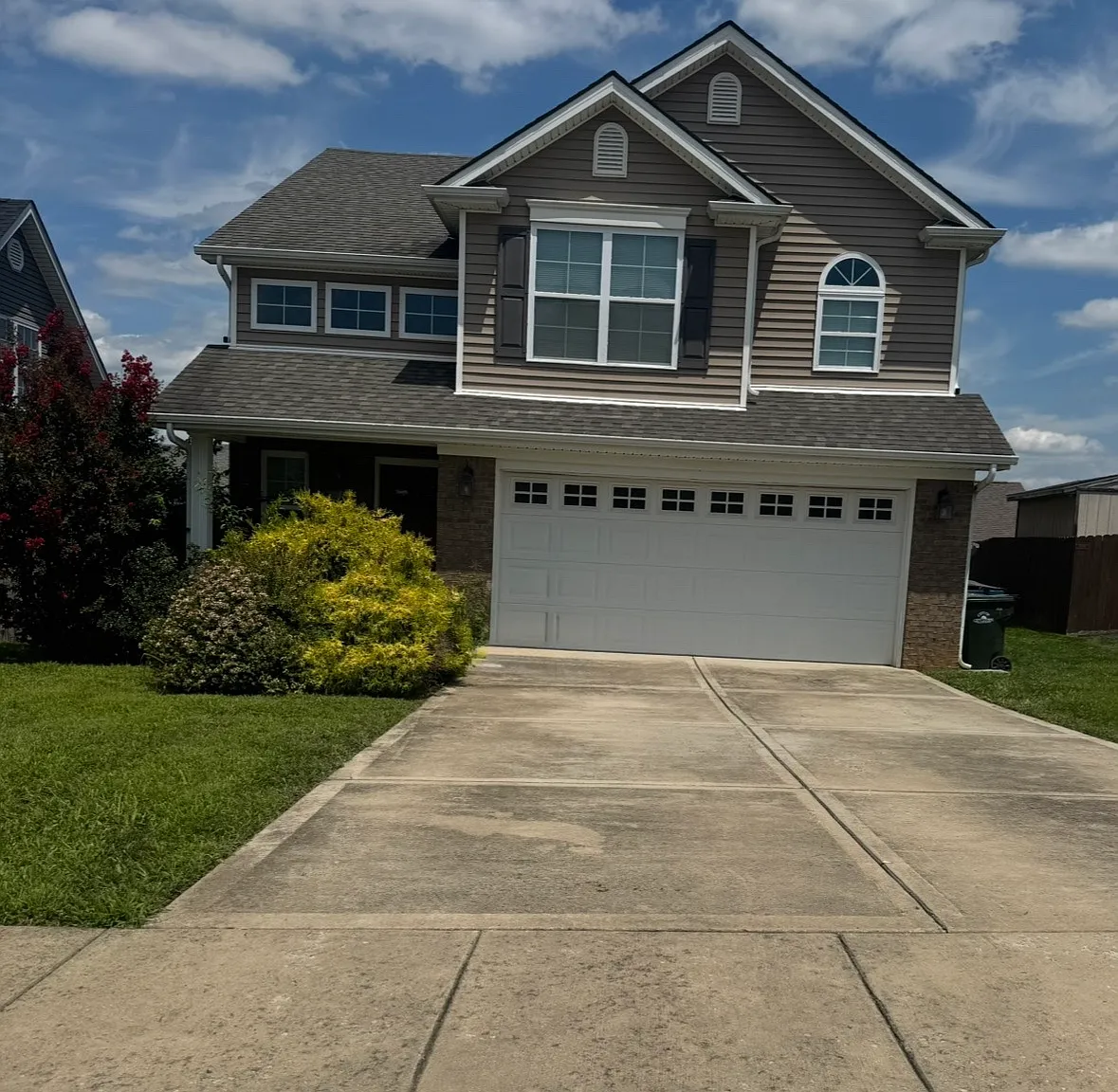 3 bed, 2.5 bath, 1715 sqft, $2,000 — Photo 1