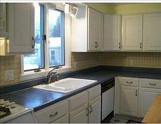 5th image of 209 Hobson Ave