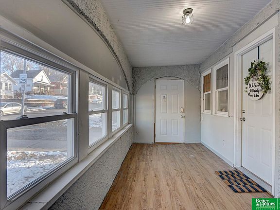 5th image of 4541 Burdette St
