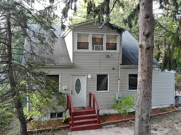 2nd image of 1 Pinedale Ave