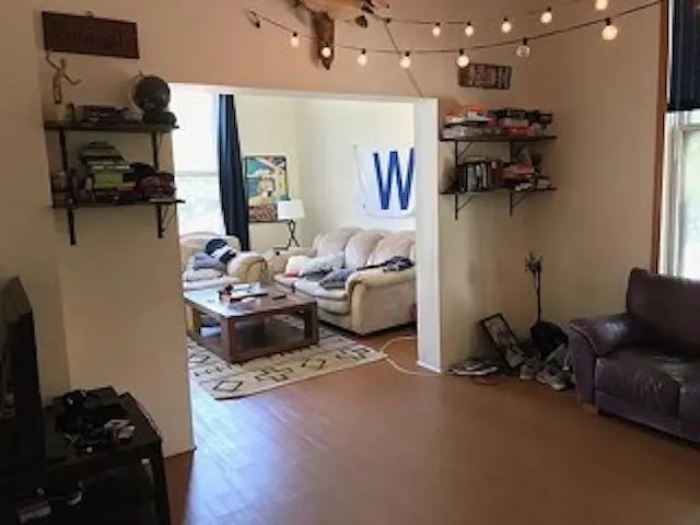 4 bed, 2600 sqft, $4,800 — Photo 4