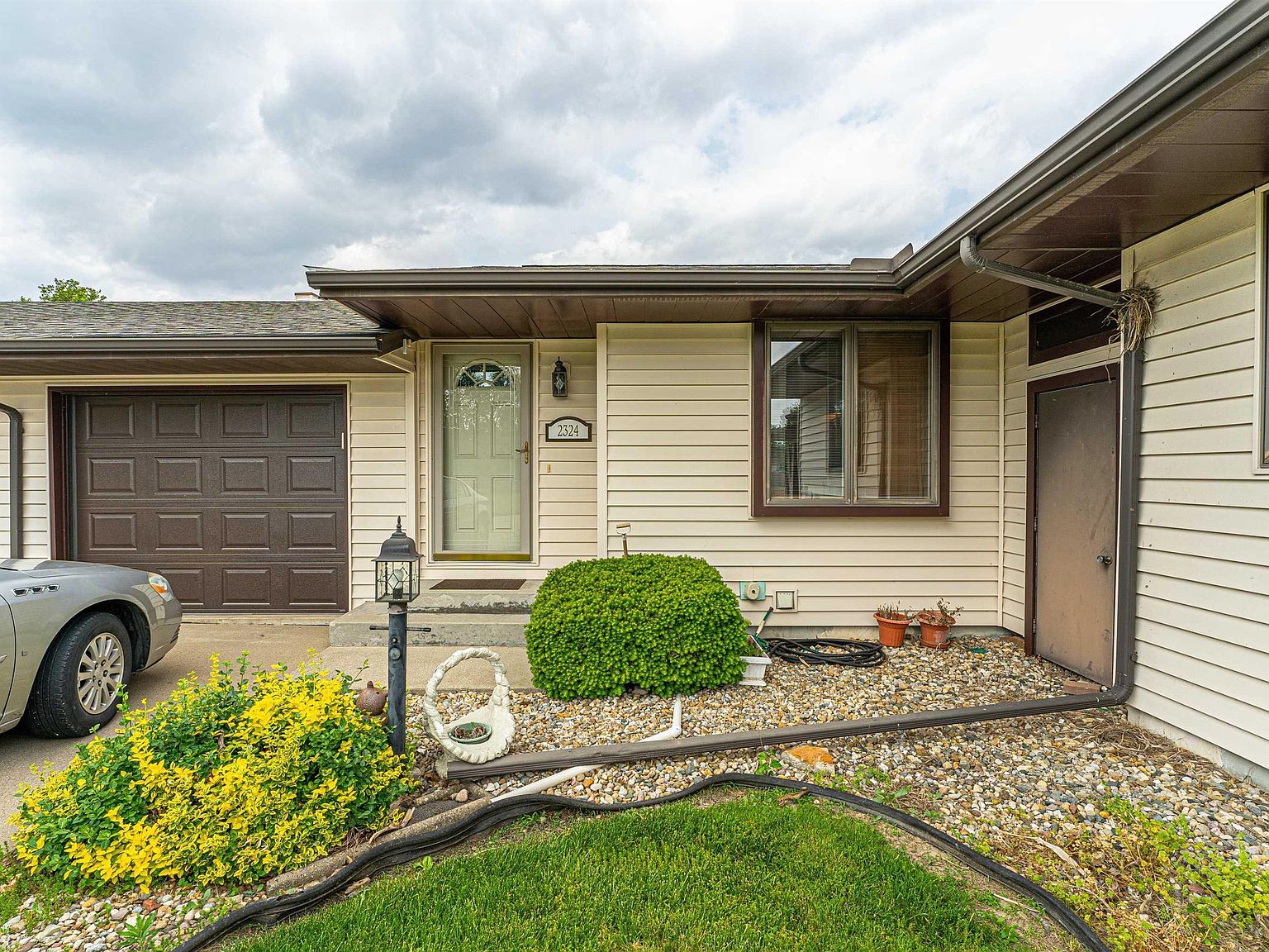 2324 Railsplitter Ave, Lincoln, IL 62656 Zillow