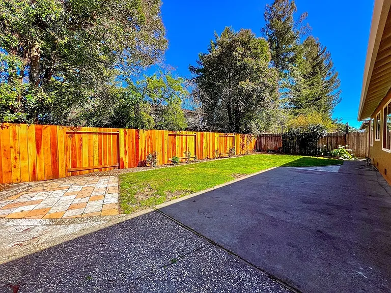 4412 Moffitt Dr — Photo 23