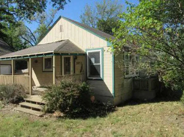 2053 Judson St, Manhattan, KS 66502