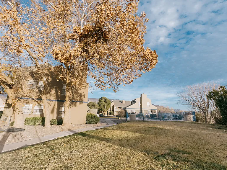 La Mesa — Photo 12