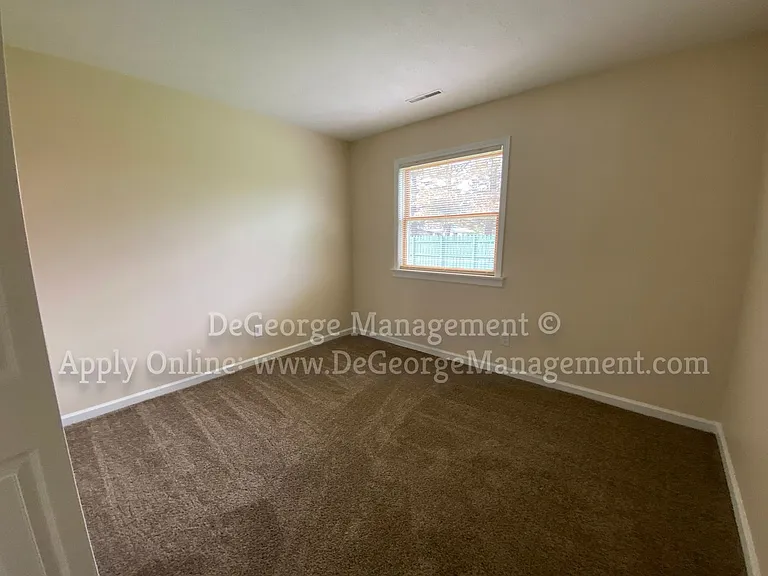 Burdick Estates Apartments — Photo 62