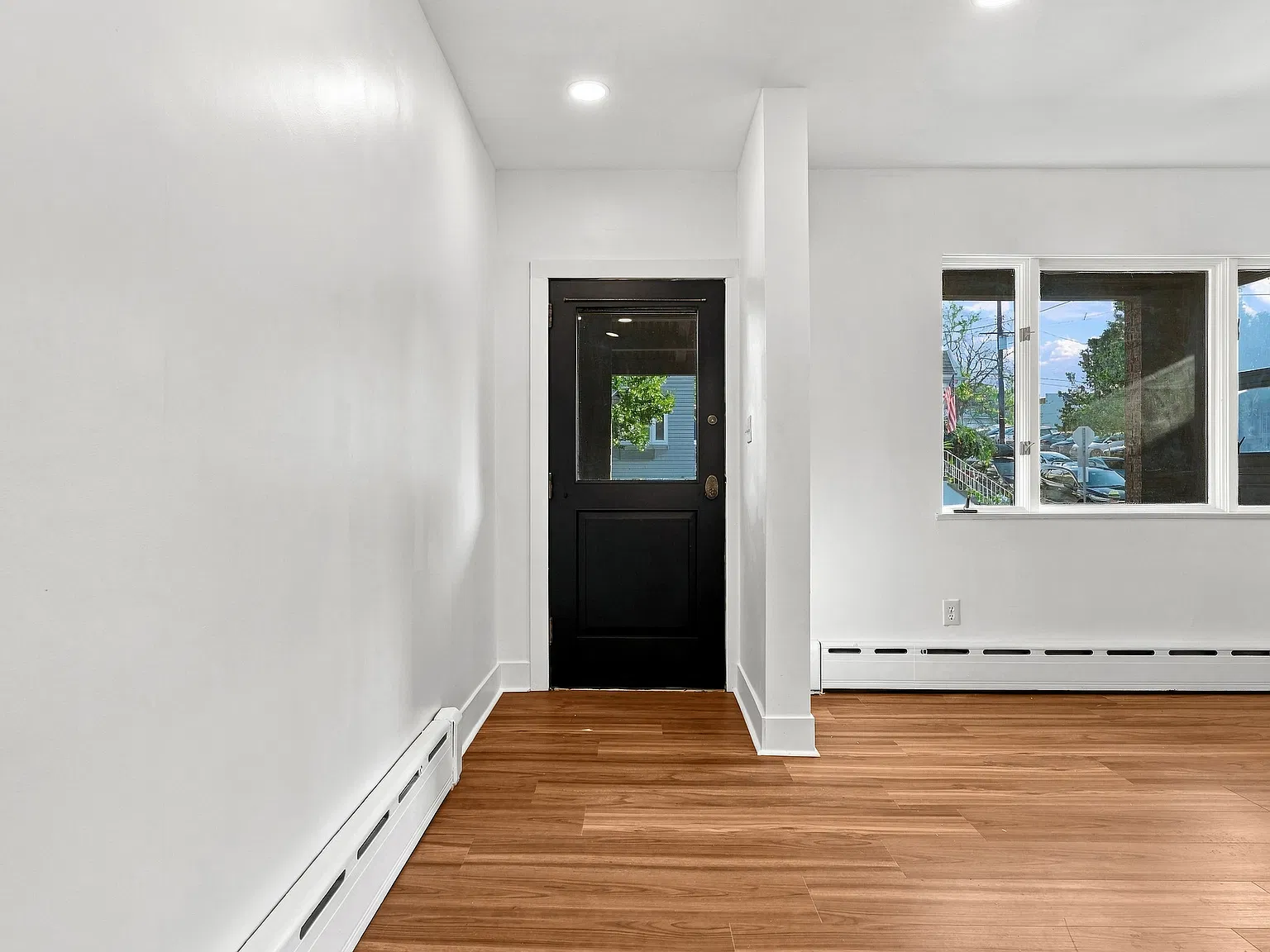 3 bed, 2084 sqft, $2,650 — Photo 3