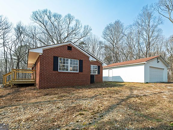 4th image of 623 Moore Rd