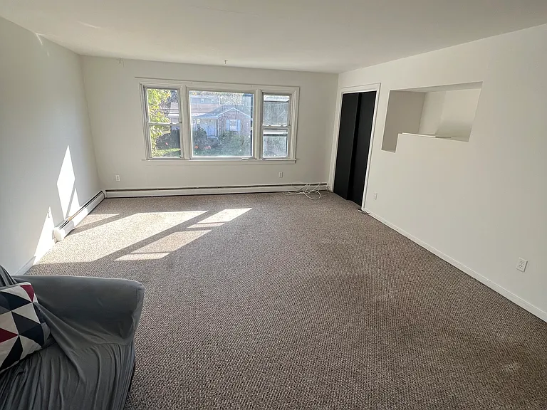 4 Madison Rd #B — Photo 2