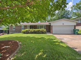 13915 Le Sabre Dr, Florissant, MO 63034