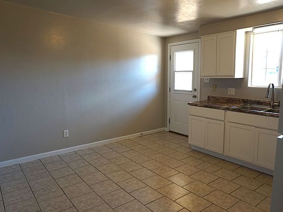5th image of 1052 S Chaparral Cir APT 4