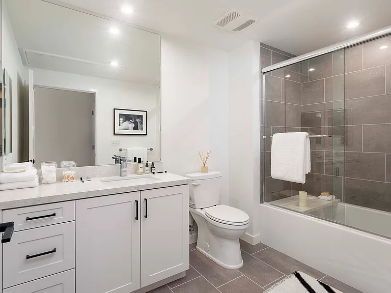 Alexan Noho West — Photo 73