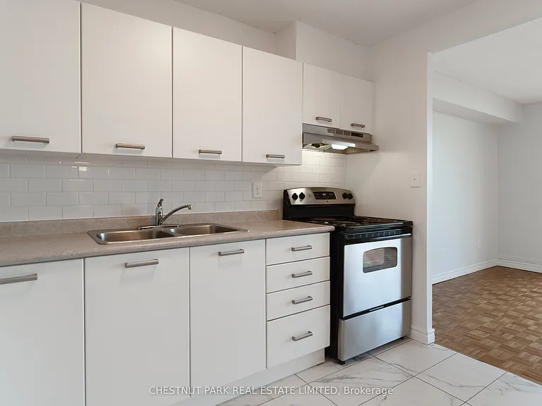 150 Lakeshore Rd W #1003 — Photo 15