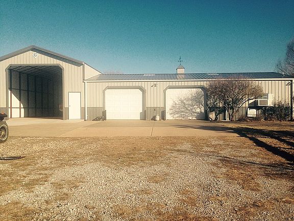 5th image of 1221 Silver Oaks Dr
