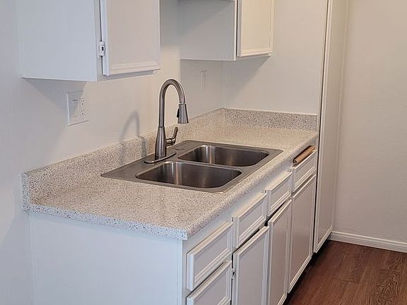 5th image of 4825 70th St APT 7