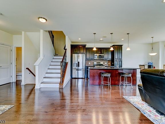 4th image of 14 Lupine Ln