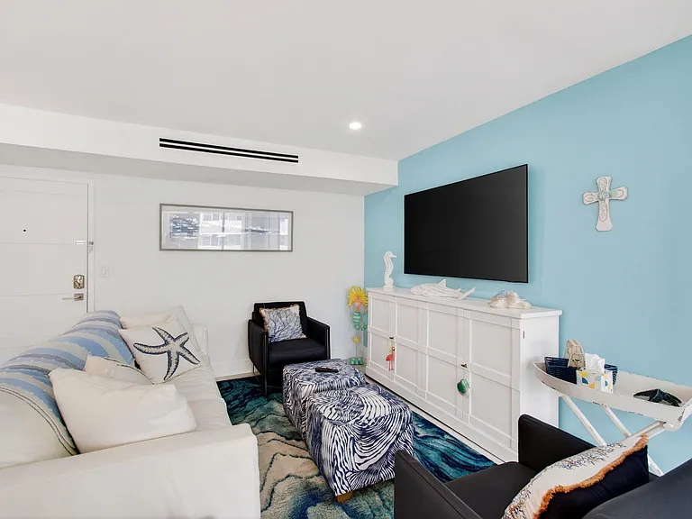 1236 Hillsboro Mile Bch #406 — Photo 19