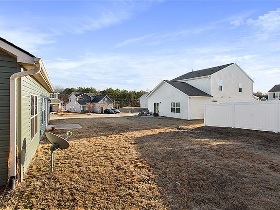 3rd image of 305 Sliding Rock Dr