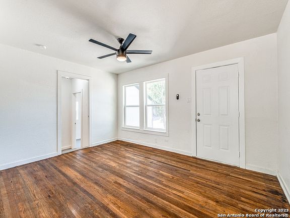 3rd image of 112 ROLLINS AVE