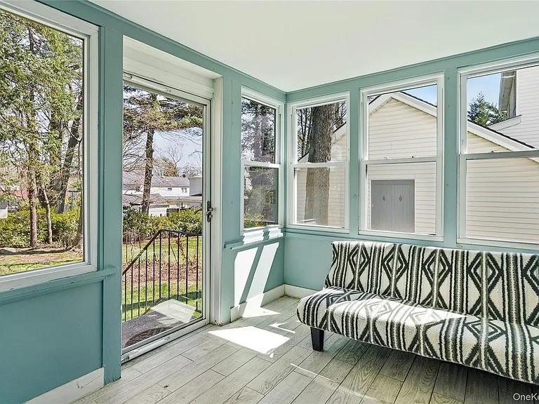 5 Burbury Ln — Photo 22