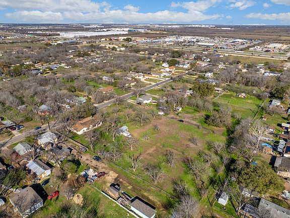 5th image of 1240 Rice Rd