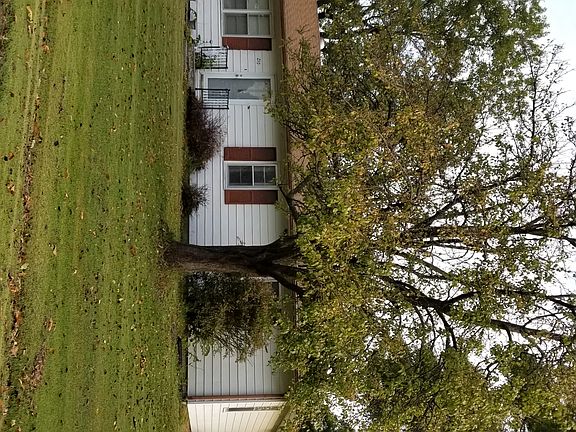 3rd image of 210 W Arctic St