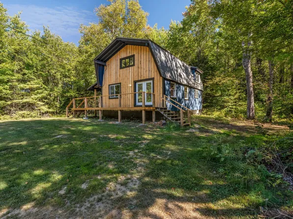 27 Bigelow Hill Road, Norridgewock, ME 04957