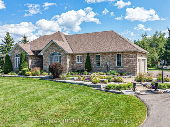 1043 Hurlwood Ln, Severn, ON L3V 0Y6
