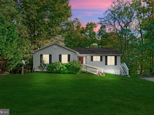 103 Hidden Lake Dr, Montross, VA 22520