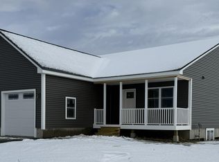16 Dozer Dr, Saint Albans, VT 05478
