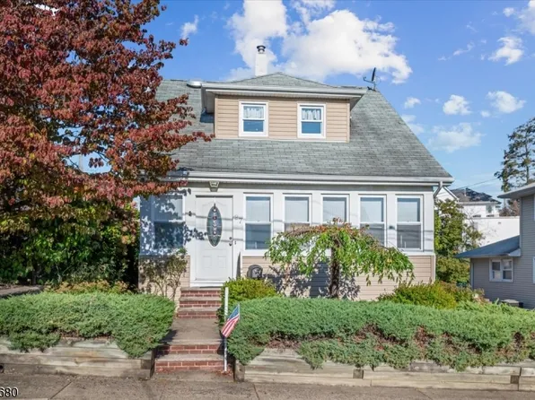 27 Washington Pl, Totowa Boro, NJ 07512