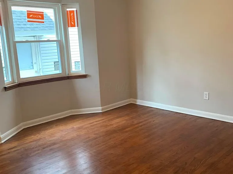 936 Lilley Ave — Photo 8
