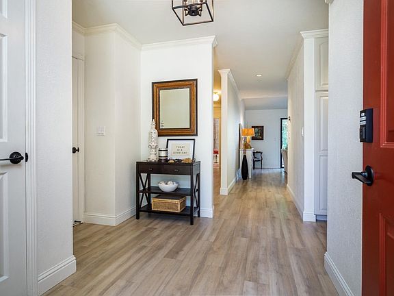 4th image of 1643 Santiago Avenue