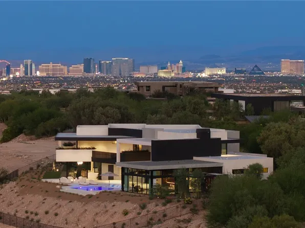 11588 Stardust Dr, Summerlin, NV 89135