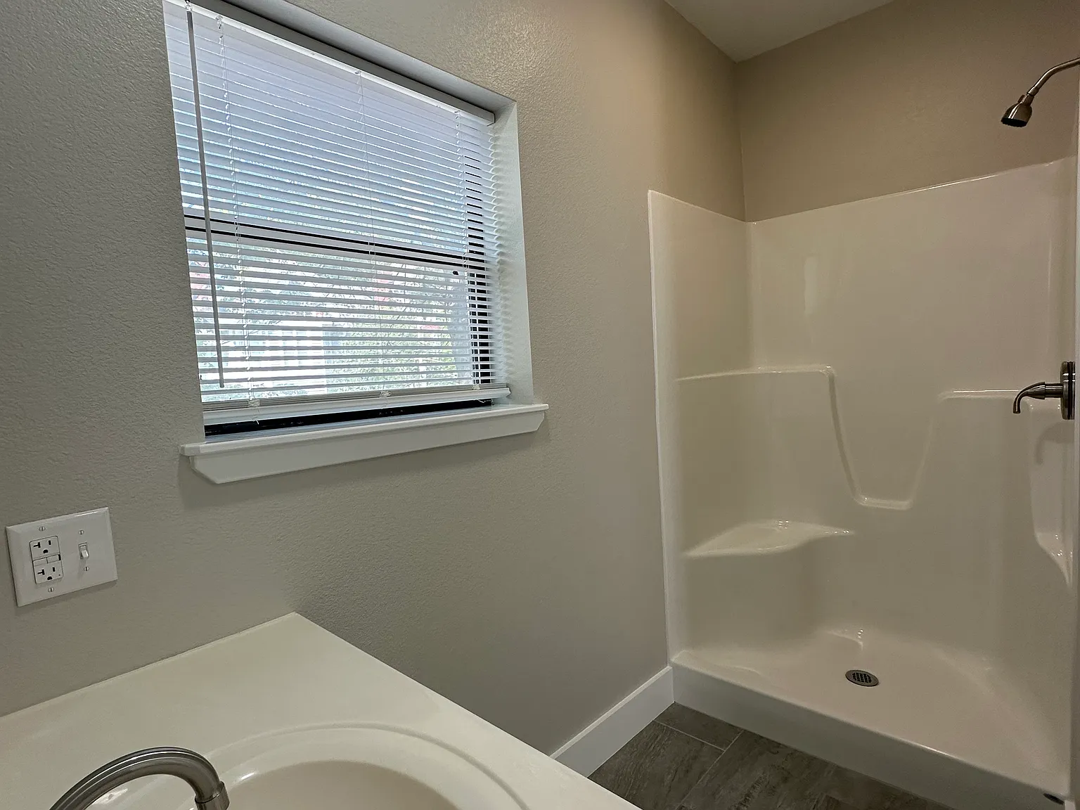 2 bed, 900 sqft, $1,800 — Photo 4