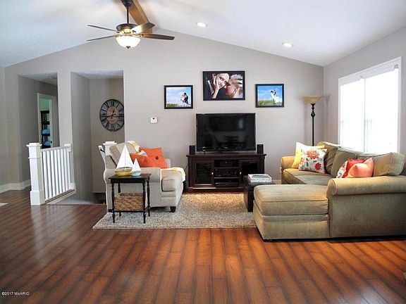 3rd image of 1696 Leisure Ct