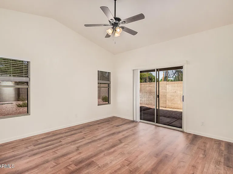 1028 W Butler Ct — Photo 16