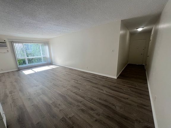 3rd image of 13423 Burbank Blvd #24