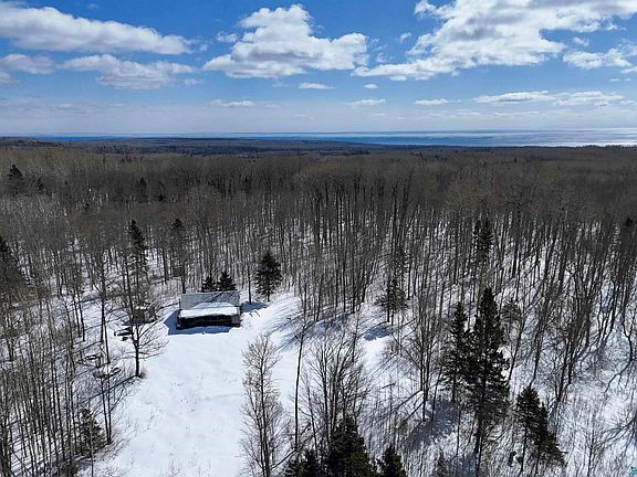 2nd image of 728 Caspers Hill Rd