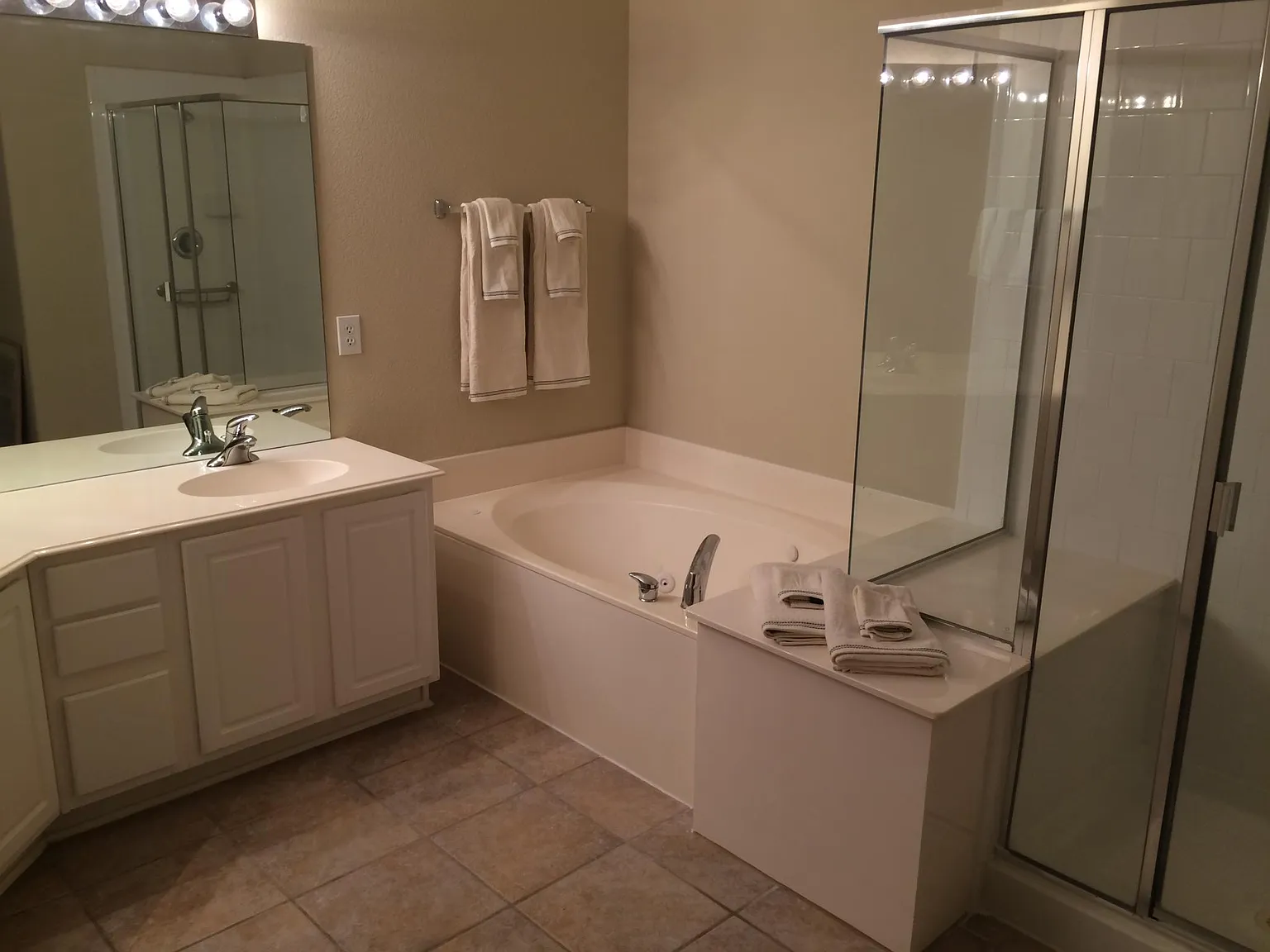 4 bed, 2013 sqft, $2,800 — Photo 3