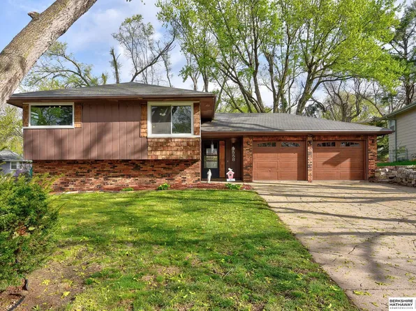 9558 Taylor St, Omaha, NE 68134