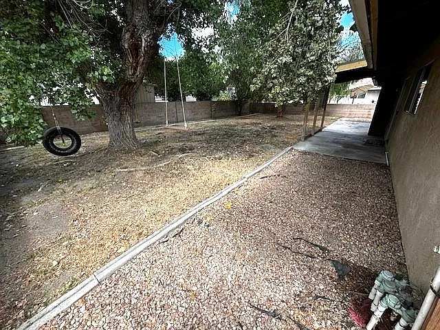 915 Malaga Pl — Photo 14