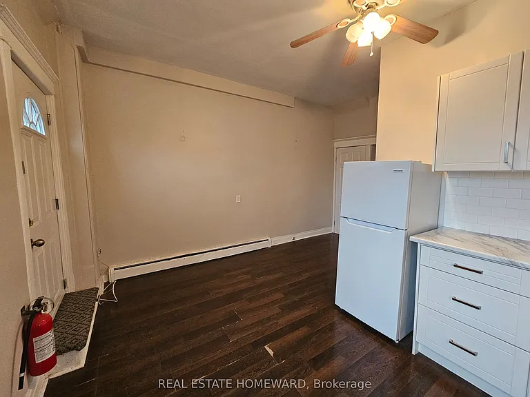 733 Pape Ave #A — Photo 5