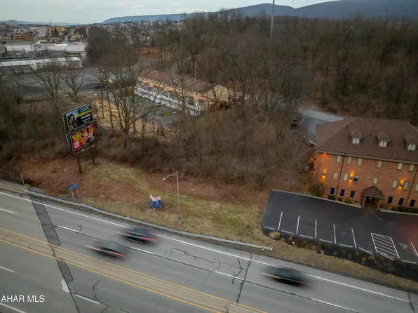 3362 Lynnwood Dr, Altoona, PA 16602