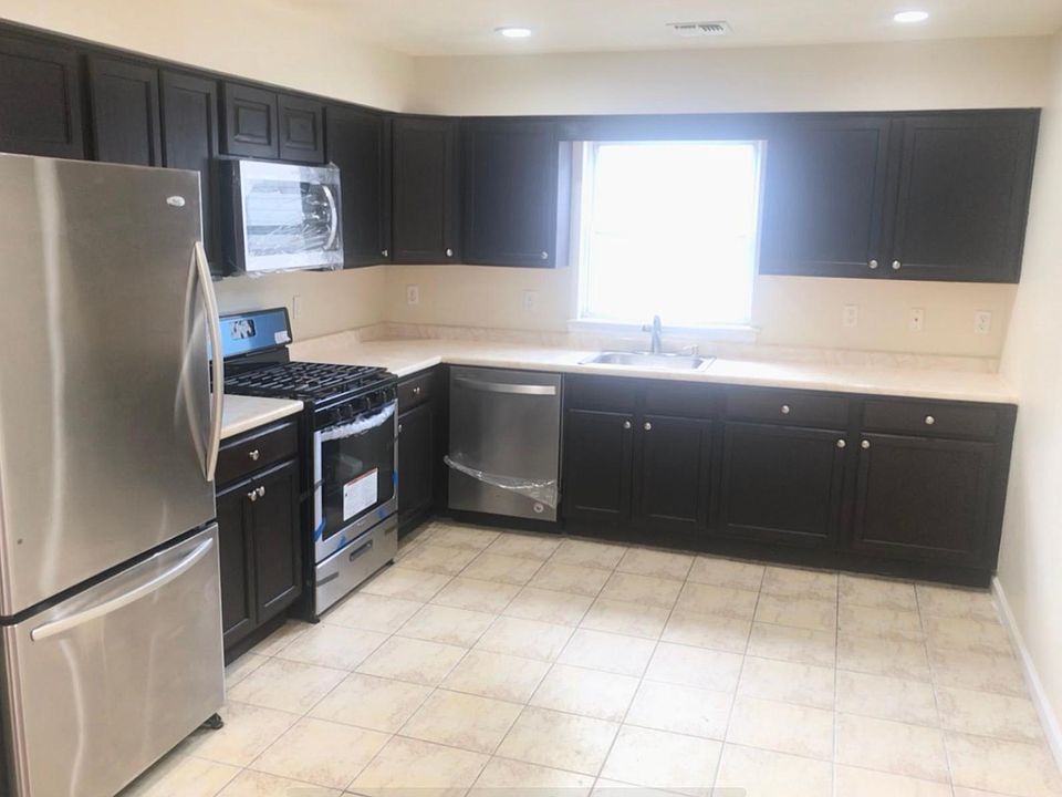 1st image of 12 Halleck St #8622360300