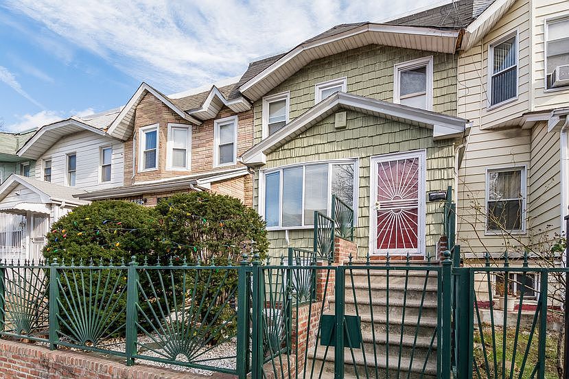 2nd image of 3109 93rd St