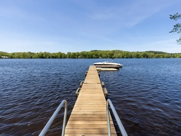 8 Merrimack River Rd, Groveland, MA 01834