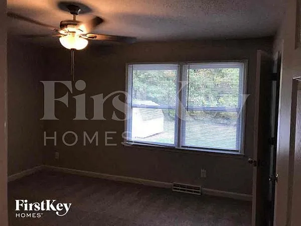 940 Ridgeway Dr — Photo 7