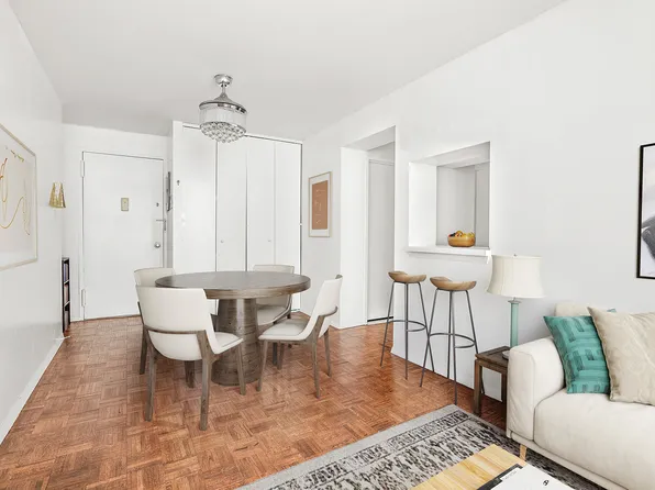 77 Bleecker Street 614A image 2 of 5