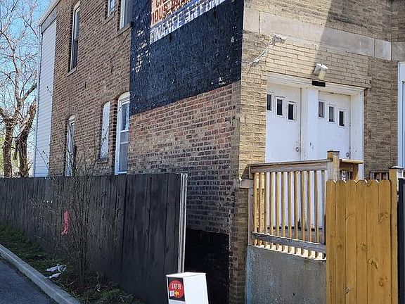 3rd image of 4713 S Damen Ave